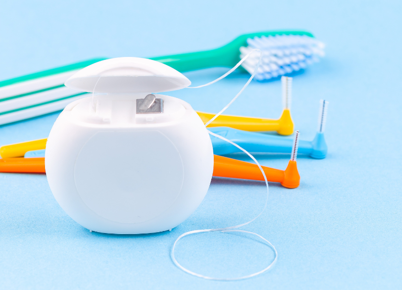 デンタルフロスや歯間ブラシ｜ホワイトエッセンス吉田