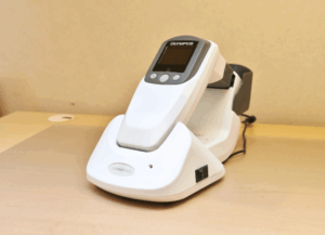 クリスタルアイ｜ホワイトエッセンス吉田